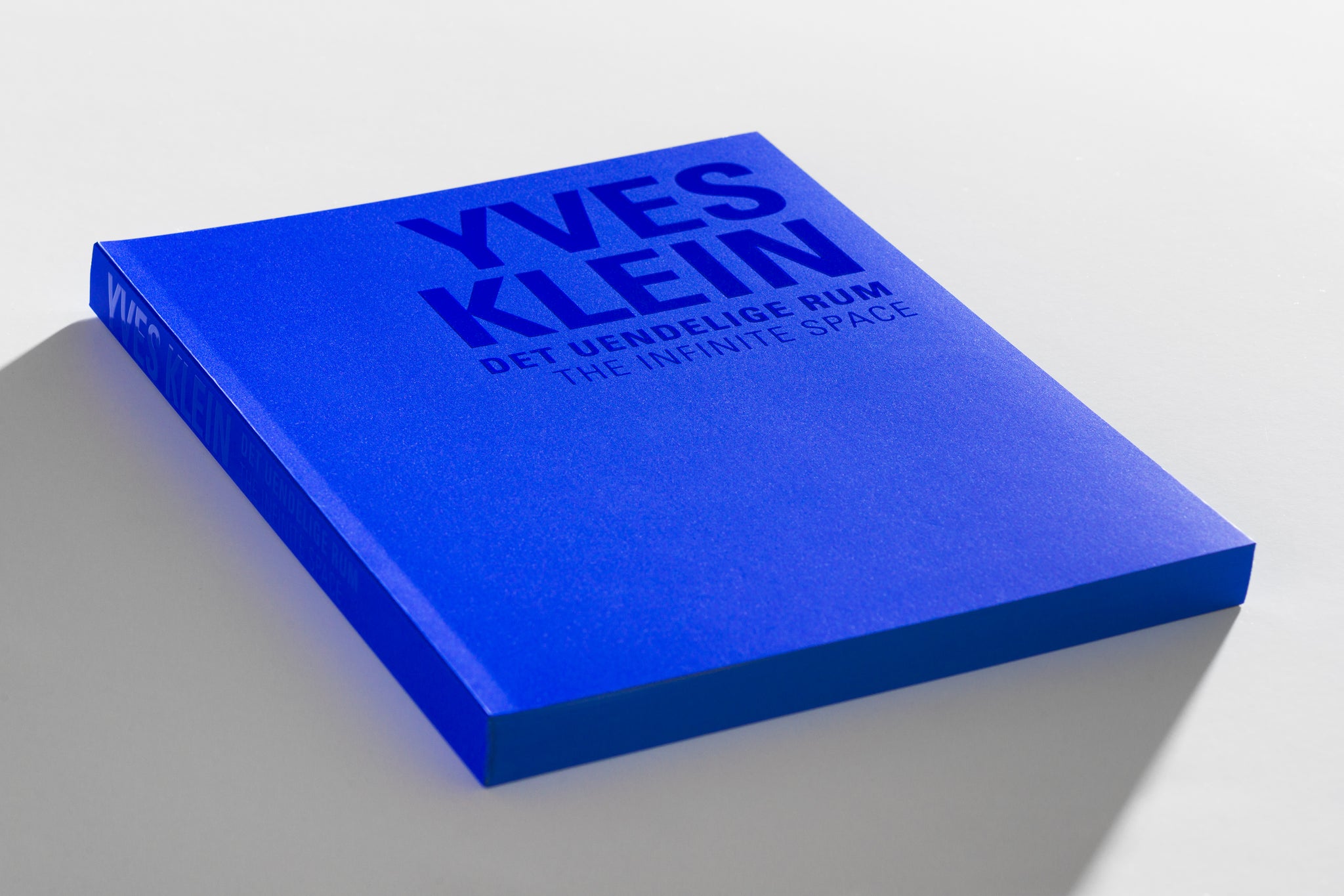 Yves Klein bog : det uendelige rum